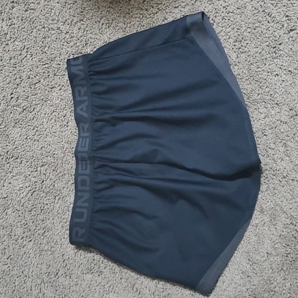 Under Armour athletic shorts - Picture 3 of 3